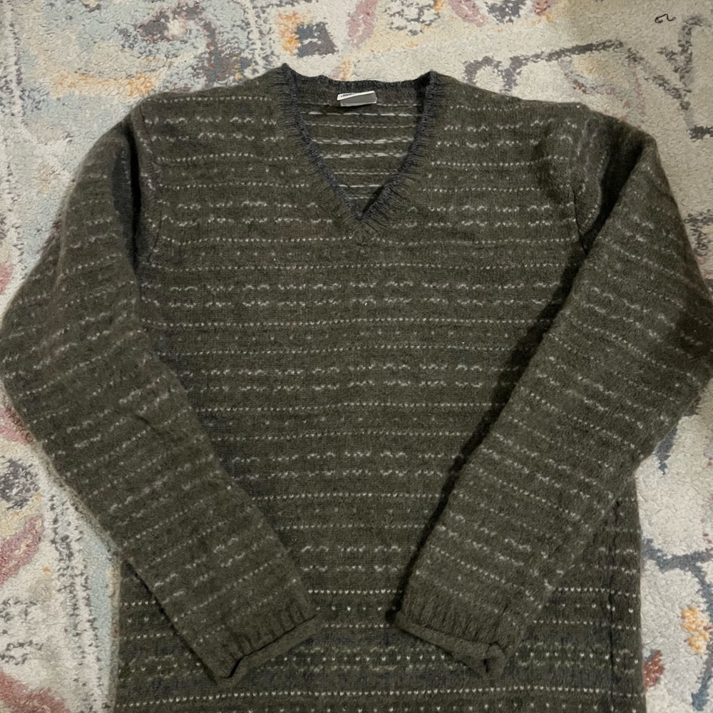 Columbia Dark Shetland Wool Green V-Neck Sweater